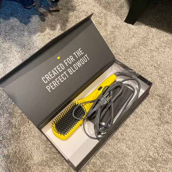 Drybar The Brush Crush